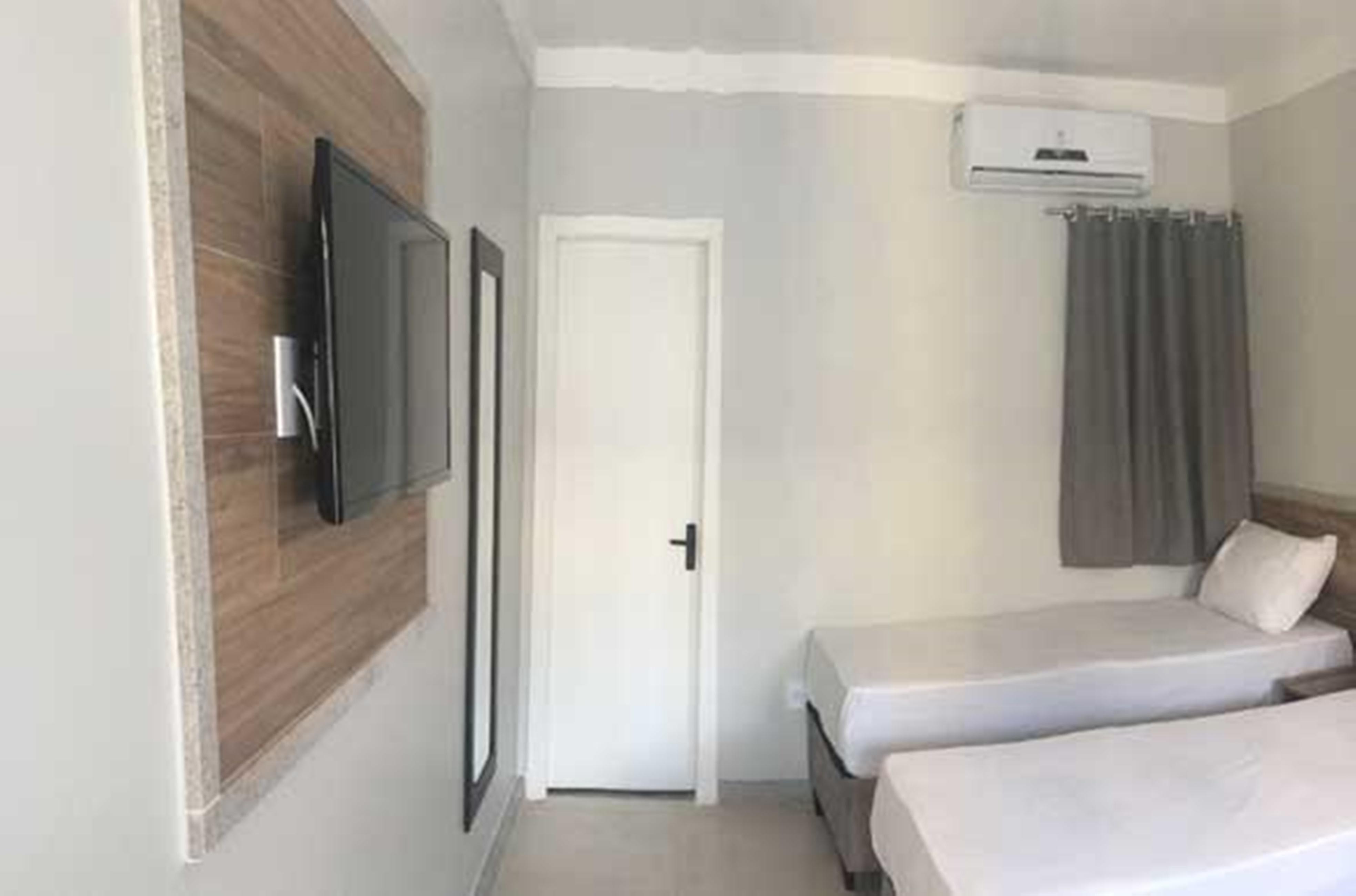 Tropical Mar Hotel